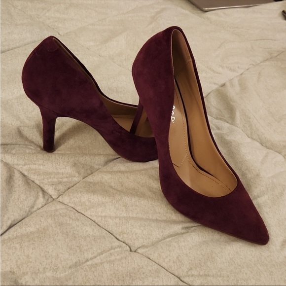 Charles by Charles David Plum Pumps. Size 7M - Picture 1 of 4